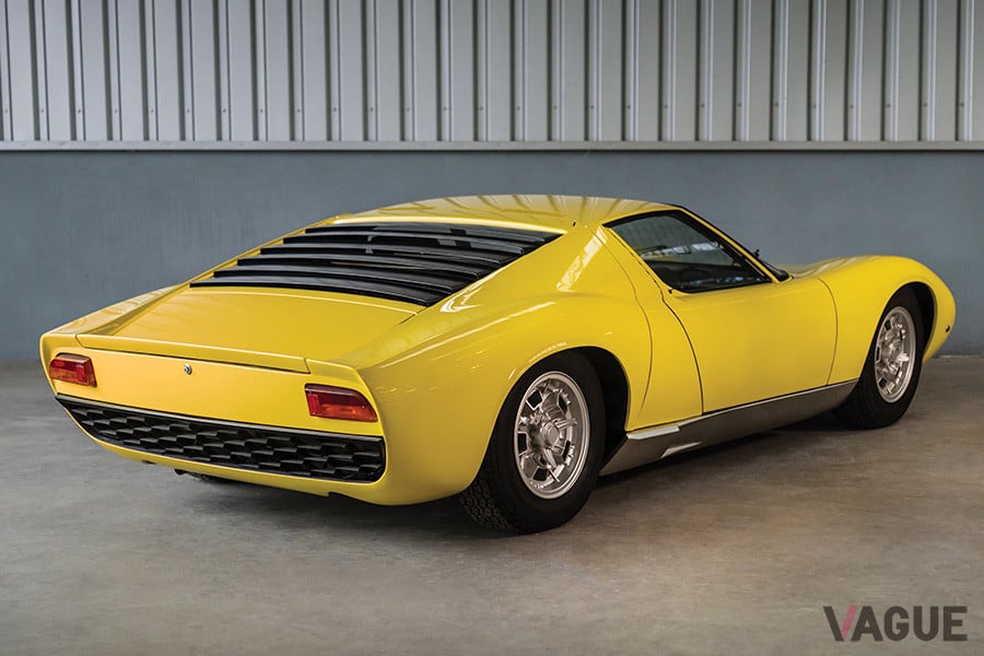 71万5000ユーロ（約8716万円）で落札された、1968年型のランボルギーニ・ミウラP400（C）2020 Courtesy of RM Sotheby's