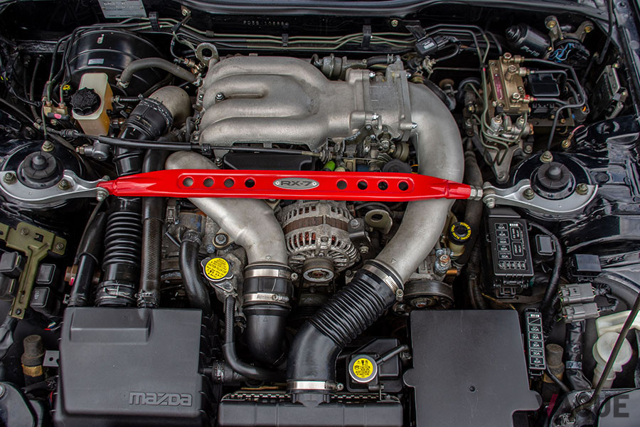 1992年型アンフィニRX-7タイプRのエンジンルーム（C）2020 Courtesy of RM Sotheby's
