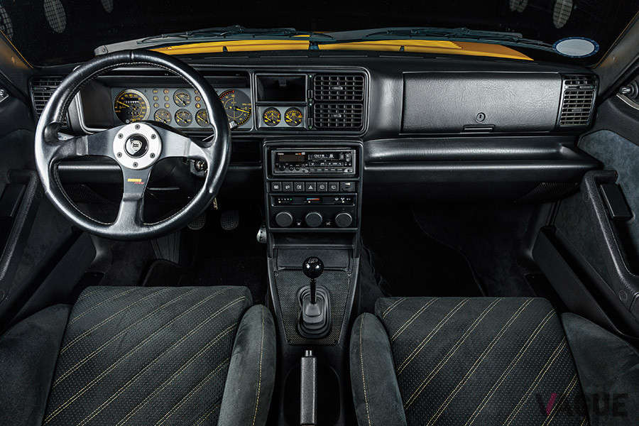 ランチア「デルタHFインテグラーレ・エボルツィオーネII」のインパネ（C）2020 Courtesy of RM Sotheby's