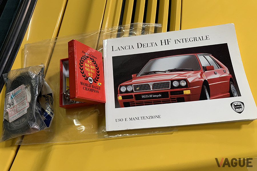 当時の取扱説明書も付属している（C）2020 Courtesy of RM Sotheby's