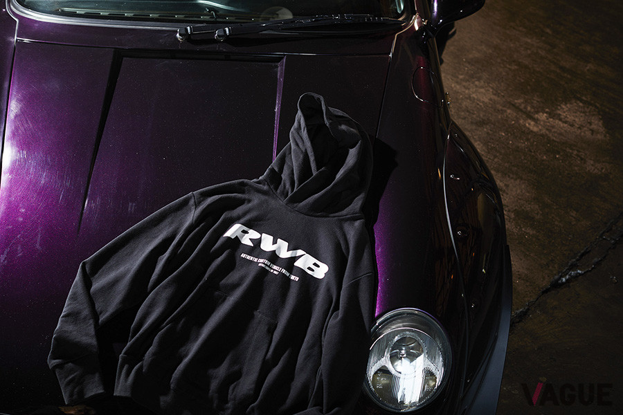 ポルシェのカスタムチューナーで世界的に有名な「RWB（ラウヴェルト・べグリフ）」がアパレル展開をスタート