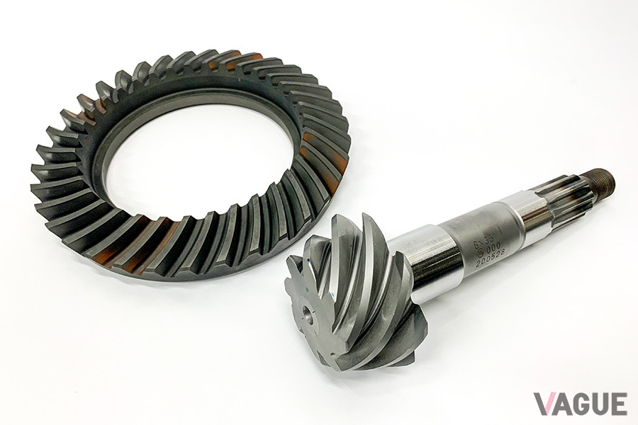 トヨタ2000GT用ヘリテージパーツのファイナルギアキットとリングギアセットボルト
