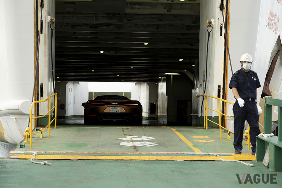 伊良子岬からフェリーに乗って、対岸の鳥羽港に渡る「伊勢湾フェリー」を利用