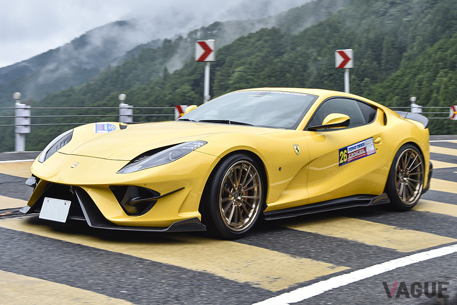 ゼッケンナンバー26：フェラーリ「812スーパーファスト」