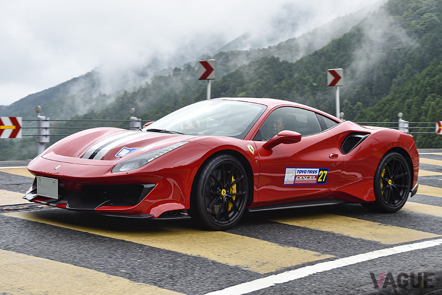 ゼッケンナンバー27：フェラーリ「488ピスタ」