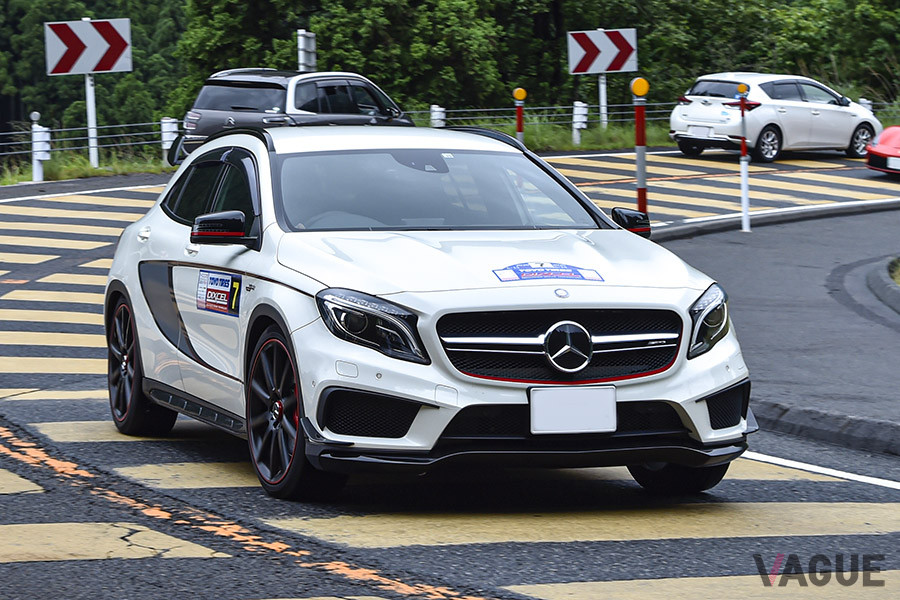 ゼッケンナンバー7：メルセデスAMG「CLA45」