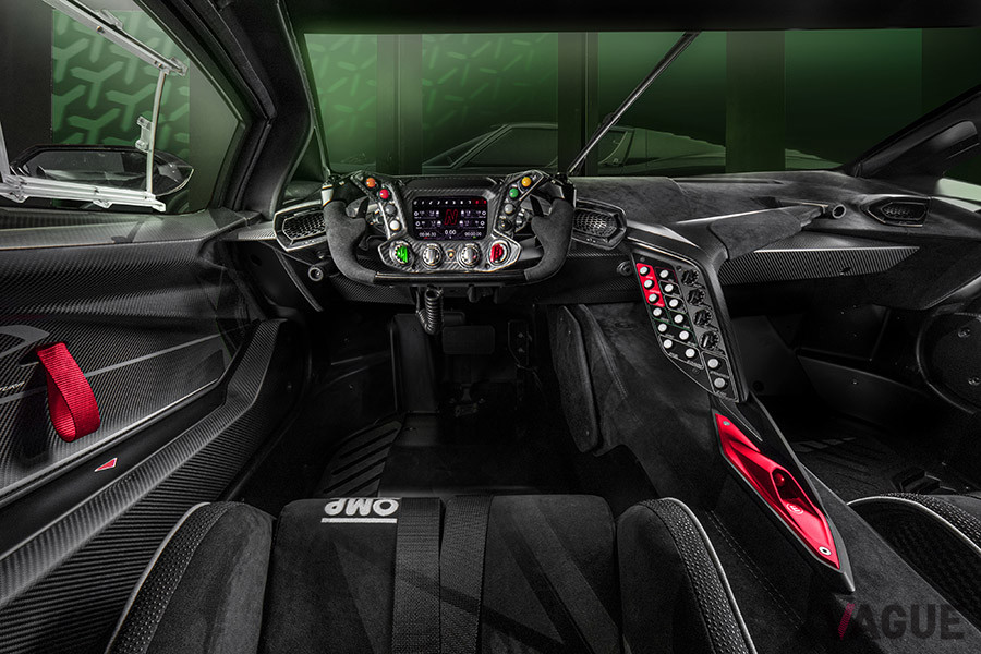 ランボルギーニ「Essenza SCV12」は、サーキット専用モデルだが、ロールゲージは組まれていない点が特徴だ