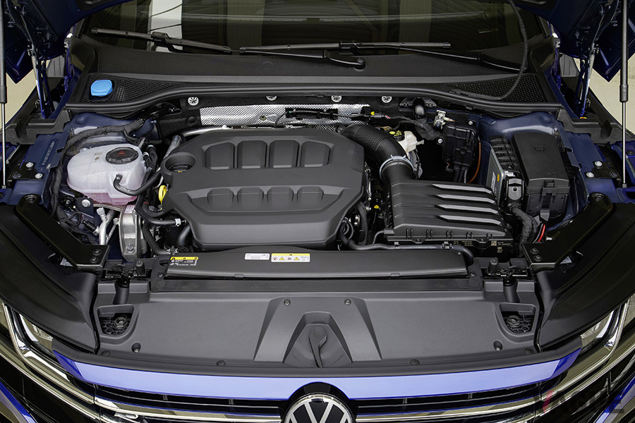 VW「アルテオンR」のエンジン