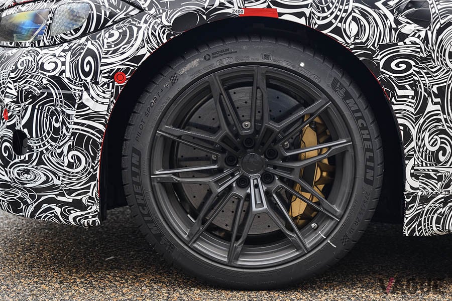 BMW新型「M4クーペ」のタイヤ&ホイール