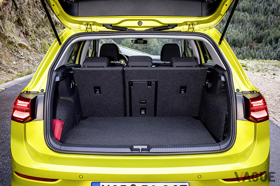 VW新型「ゴルフ8」の荷室