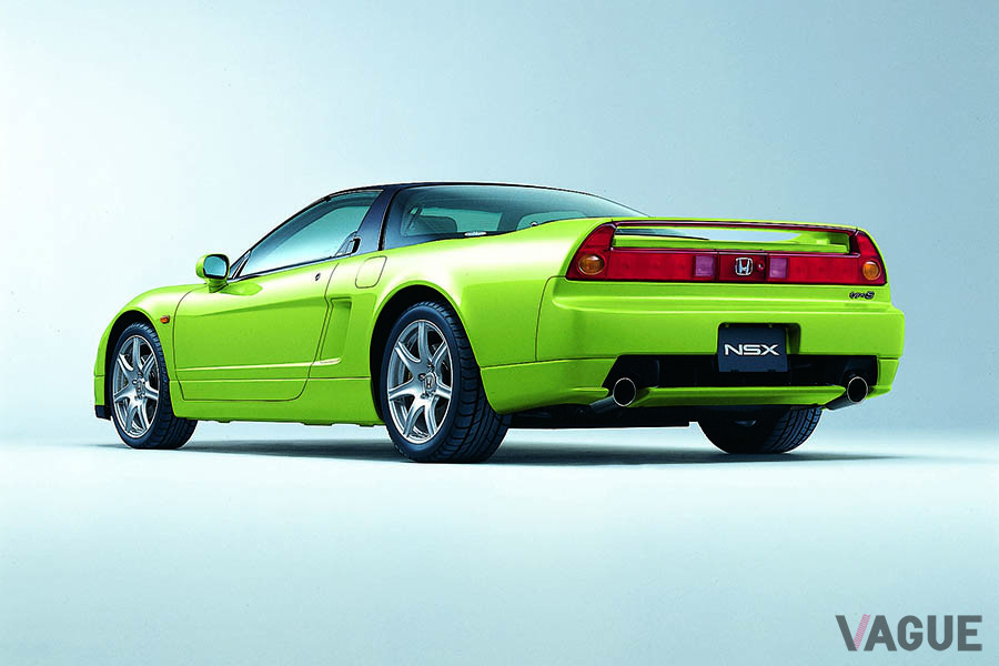 2001年12月にマイナーチェンジしてスタイリングを一新させた「NSX」