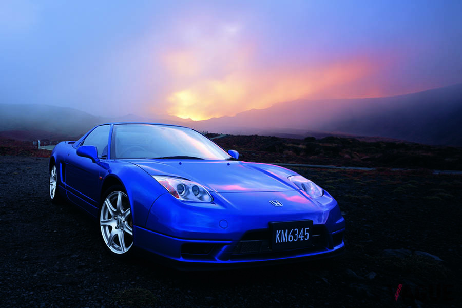2001年12月にマイナーチェンジしてスタイリングを一新させた「NSX」