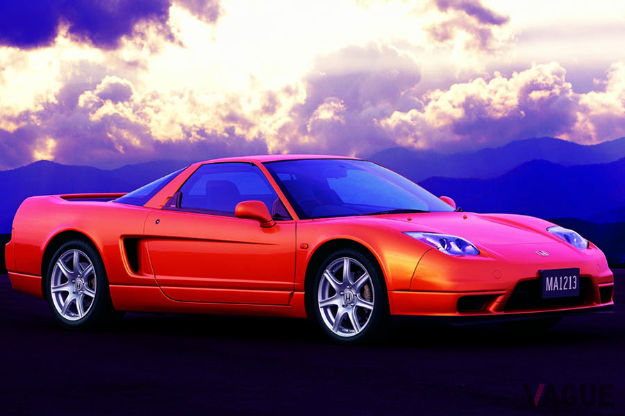 2001年12月にマイナーチェンジしてスタイリングを一新させた「NSX」