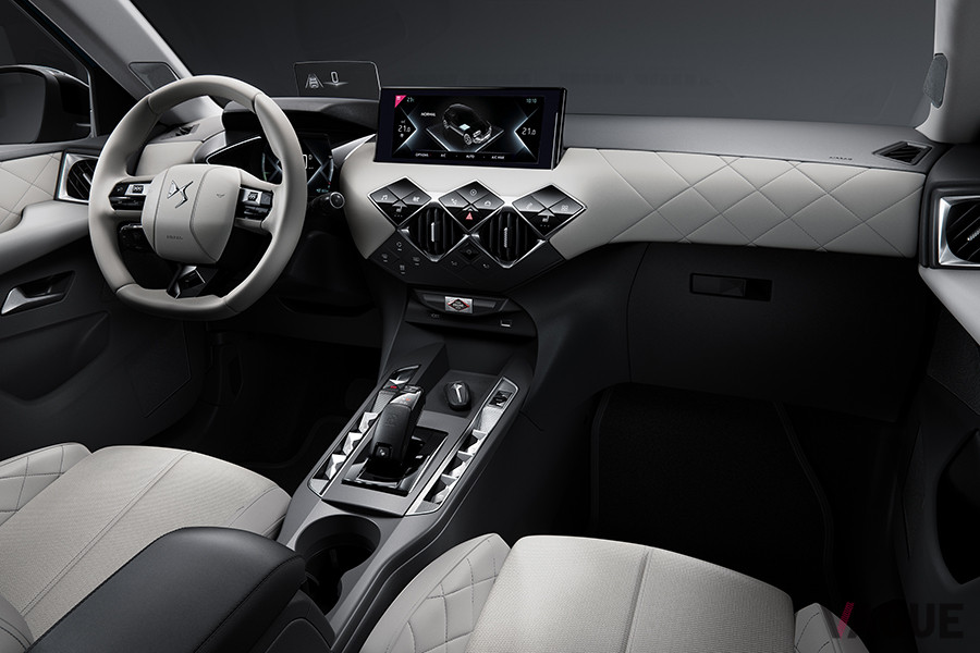 DS「DS3 CROSSBACK E-TENSE」のインパネ