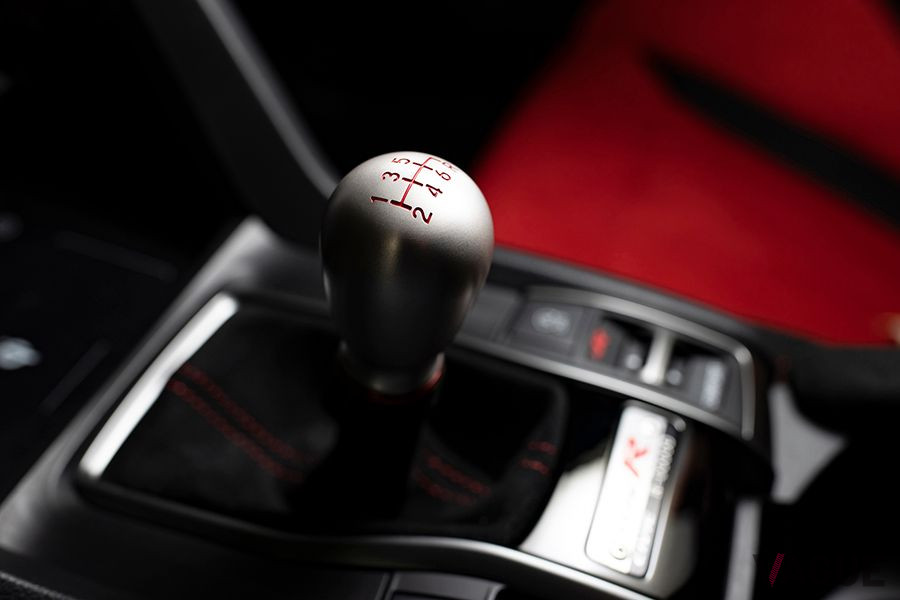 ホンダ「シビックタイプR リミテッド エディション」のシフトレバー
