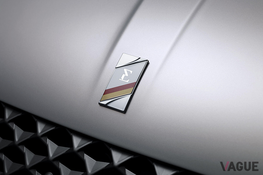 「DS3クロスバックEテンス」のエンブレム