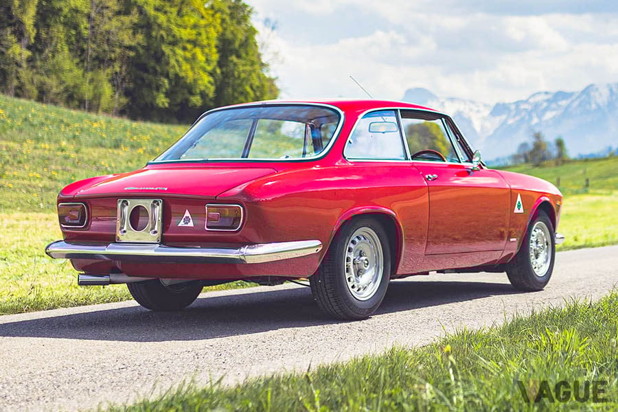 アルファロメオジュリアスプリントGTAストラダーレ 名車への道】'65 アルファ ロメオ ジュリア スプリント GTA：旬