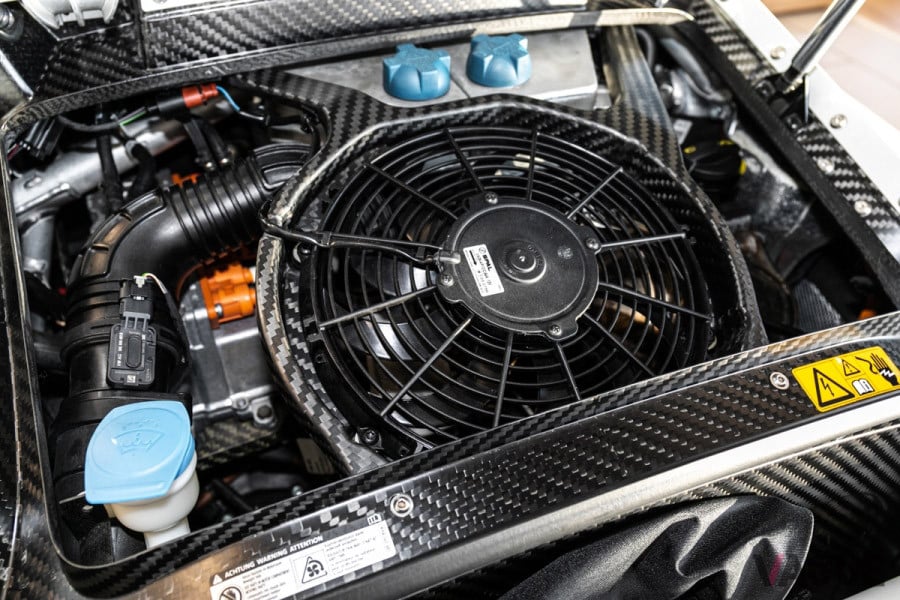 2気筒800ccのディーゼルエンジン（C）SILVERSTONE AUCTIONS