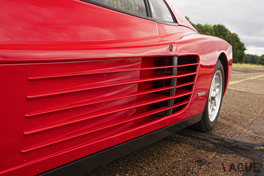 サイドのフィンがフェラーリ「テスタロッサ」の特徴（C）2020 Courtesy of RM Sotheby's