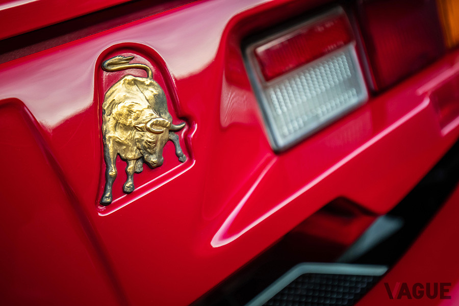 ゴールドのファイティングブルがセットされている（C）2020 Courtesy of RM Sotheby's