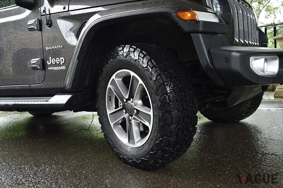 タイヤはマッドテレーン用を装着