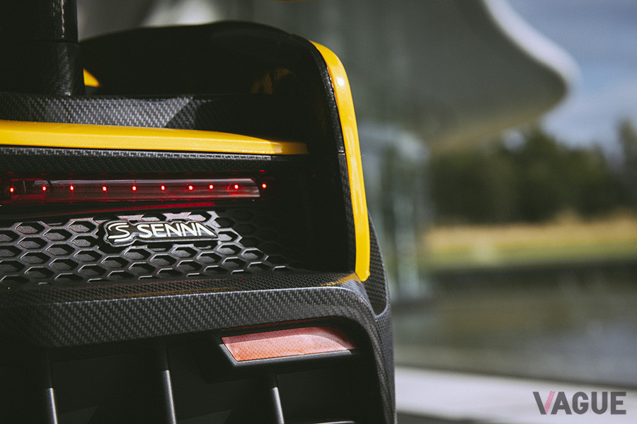 ブレーキペダルに連動して、ブレーキライトも点灯する