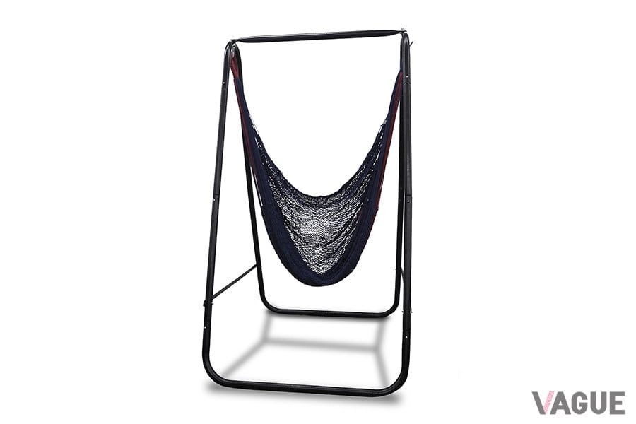 「レネゲード・スレートブルー」の購入者には、アウトドアをより魅力的に楽しむ特別アイテムである、チェアタイプのハンモックをプレゼント