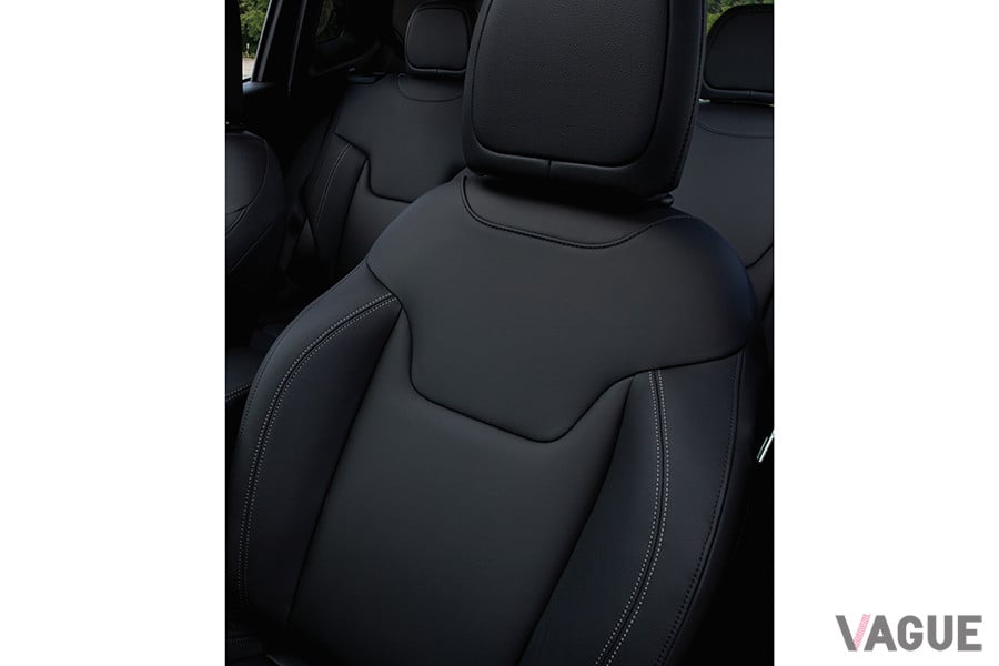 インテリアは、ブラックのレザーシートとなる