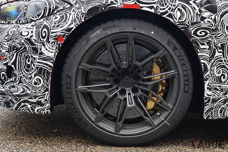 新型「M3セダン」のタイヤ&ホイール（プロトタイプ）