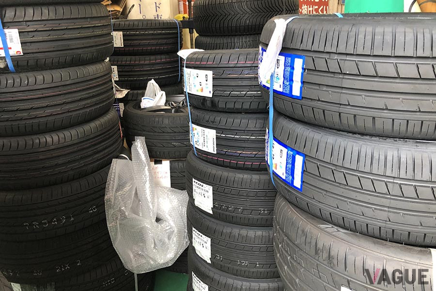 タイヤショップの様子