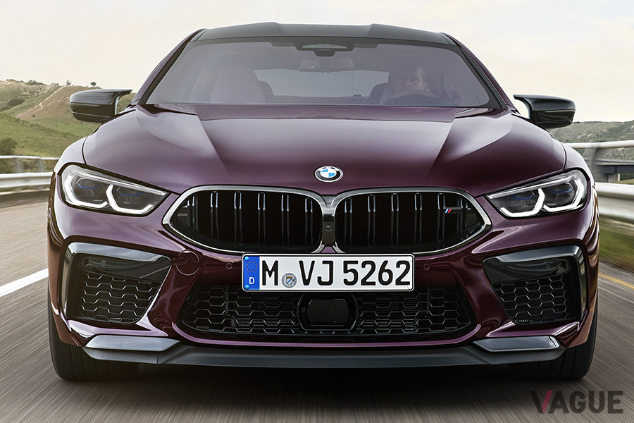 BMW「M8グランクーペ」の走行シーン