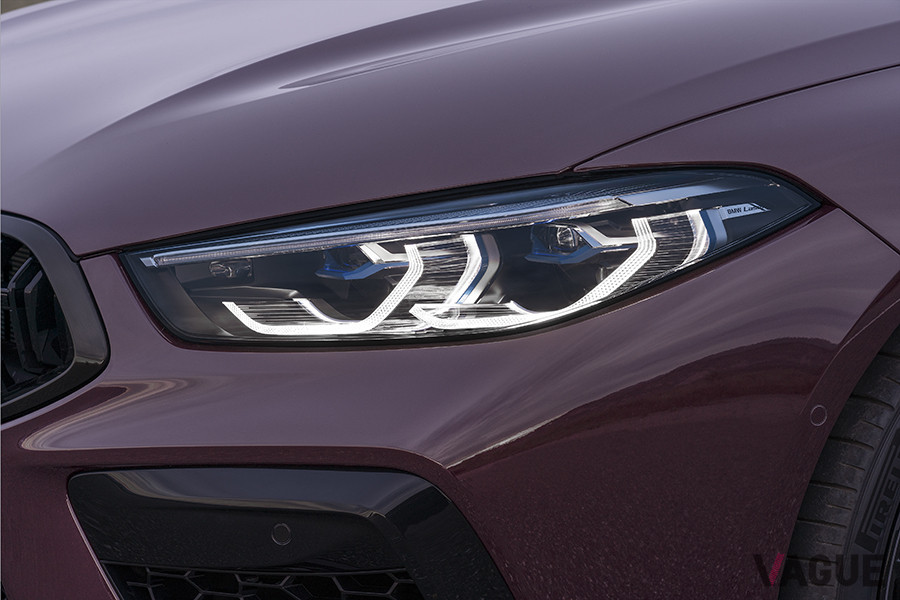 BMW「M8グランクーペ」のヘッドライト