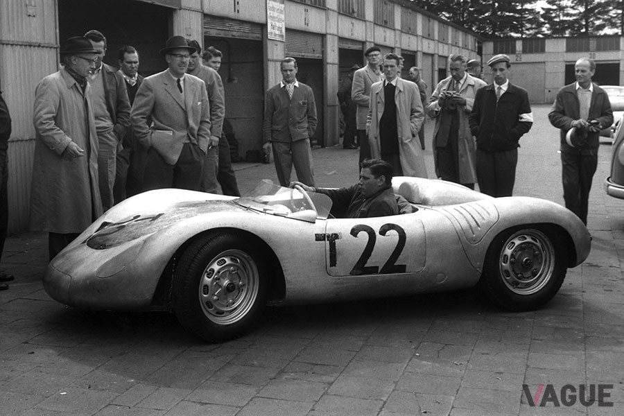 1957年 ニュルブルクリンクでのポルシェ「718RSKスパイダー」
