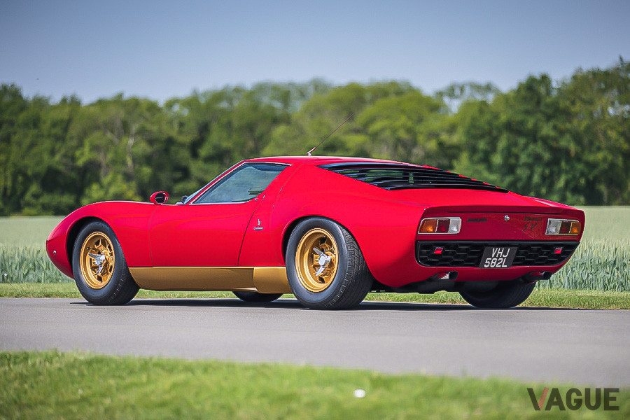 右ハンドル仕様の1972年型ランボルギーニ「ミウラP400SV」は、191万2500ポンド（邦貨換算約2億6490万円）で落札（C）SILVERSTONE AUCTIONS