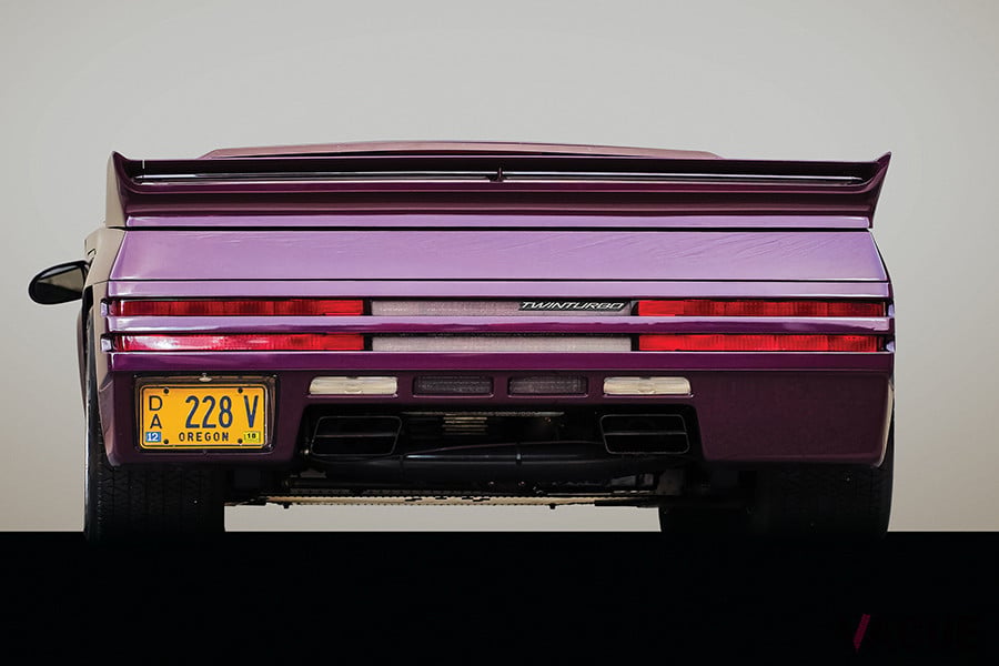 72万ドル（邦貨換算約7600万円）で落札されたベクター「W8」（C）2020 Courtesy of RM Sotheby's