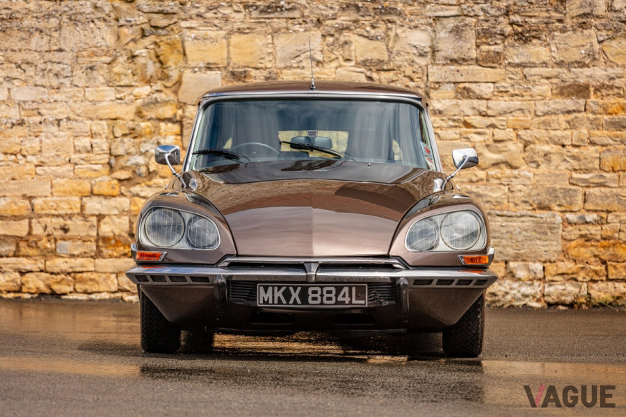3万1500ポンド（邦貨換算約436万円）で落札されたシトロエン「DS21 EFI PALLAS」（C）SILVERSTONE AUCTIONS