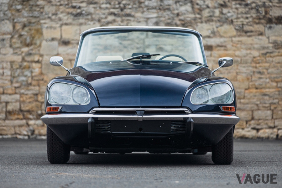 13万5000ポンド（邦貨換算約1870万円）で落札されたシトロエン「DS21デカポタブル coachwork by アンリ・シャプロン」（C）SILVERSTONE AUCTIONS