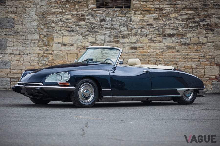 日本では「猫目」と呼ばれる4灯ヘッドライトを持つ後期型シトロエン「DS21デカポタブル coachwork by アンリ・シャプロン」（C）SILVERSTONE AUCTIONS