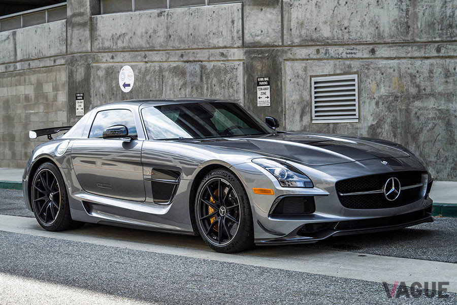 およそ4300万円で落札された2014年式メルセデス・ベンツ「SLS AMGブラックシリーズ」