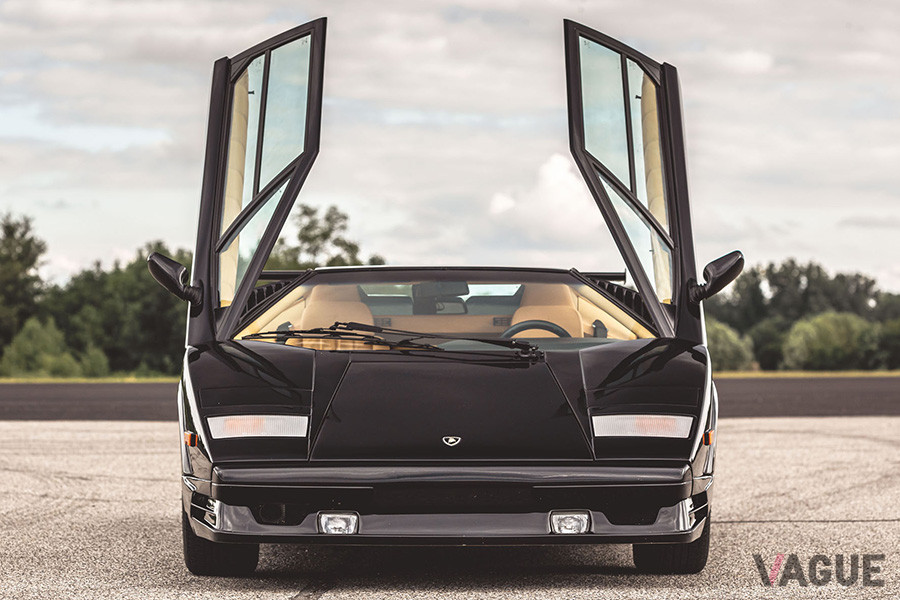 約2900万円で落札された1989年式ランボルギーニ「カウンタック25thアニバーサリー」（C）2020 Courtesy of RM Sotheby's