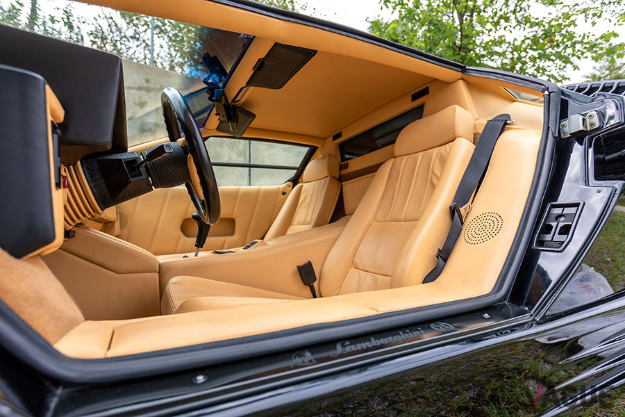 約2900万円で落札された1989年式ランボルギーニ「カウンタック25thアニバーサリー」（C）2020 Courtesy of RM Sotheby's