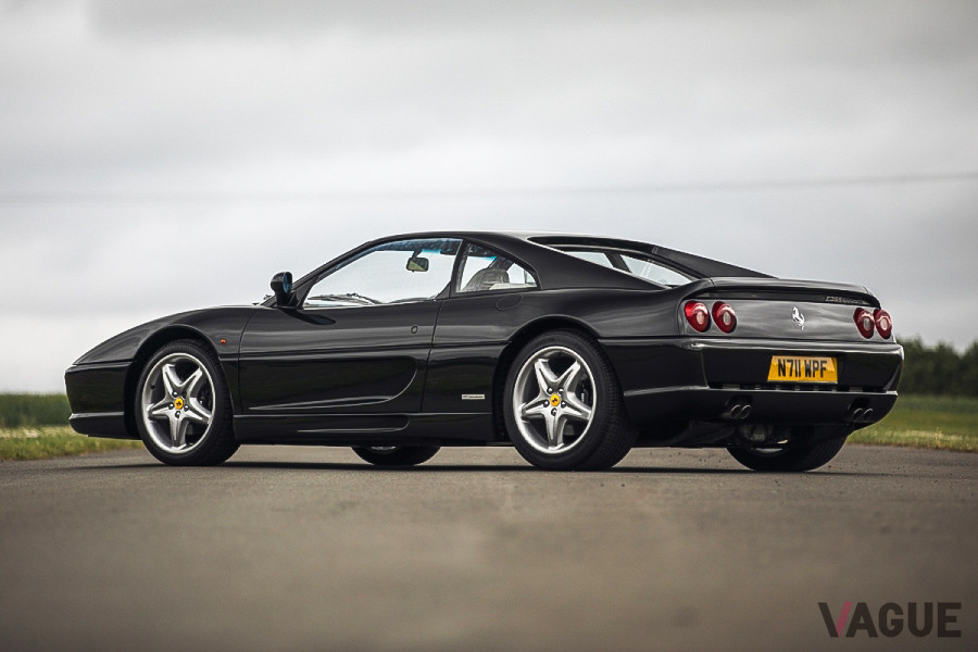 9万6500ポンド（邦貨換算約1340万円）で落札されたフェラーリ「F355 GTB」（MT）（C）2020 Courtesy of RM Sotheby's
