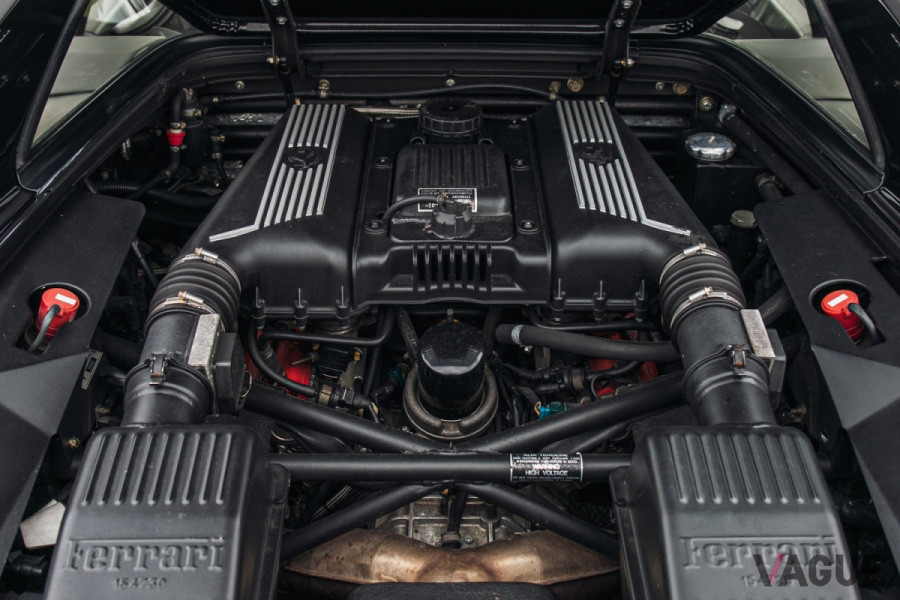 カムベルト、プーリーなど、整備が行き届いたエンジン（C）2020 Courtesy of RM Sotheby's