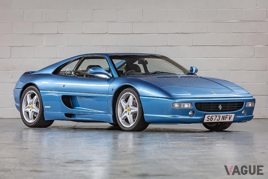 7万1250ポンド（邦貨換算約988万円）で落札されたフェラーリ「F355 F1ベルリネッタ」（C）2020 Courtesy of RM Sotheby's