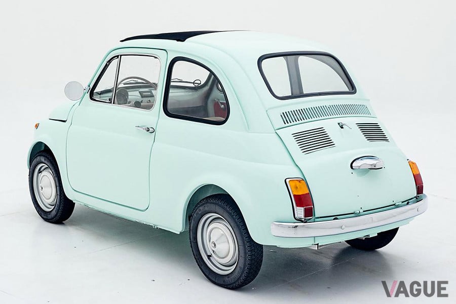 1957年から1975年に製造されたチンクエチェント・クラシケをレストアし、電気自動車として蘇った「FIAT 500 ev」