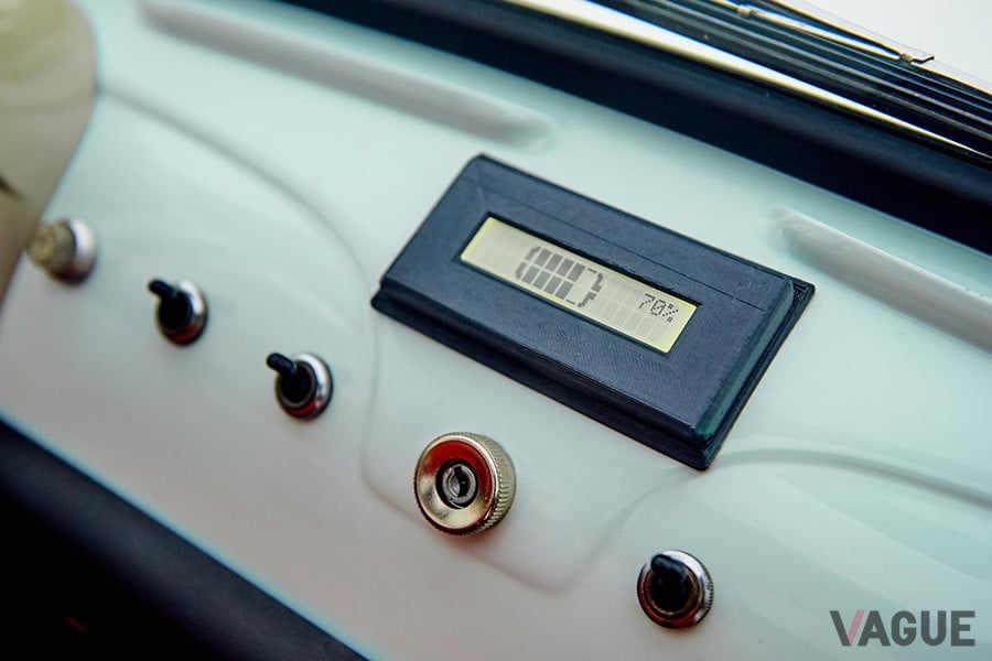 バッテリーの残量やチャージ状況などをモニタリングできる