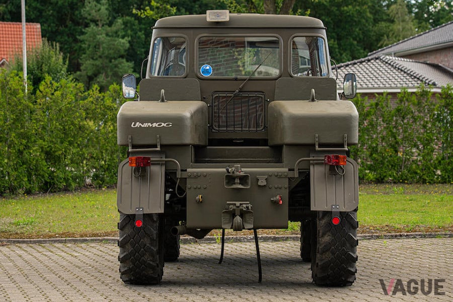 1974年にドイツ陸軍に納入されたメルセデス・ベンツ「ウニモグ406デュアルキャビン」（C）Bonhams 2001-2020