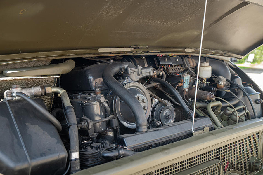 搭載されるエンジンは、5.7リッターの6気筒ディーゼル（C）Bonhams 2001-2020