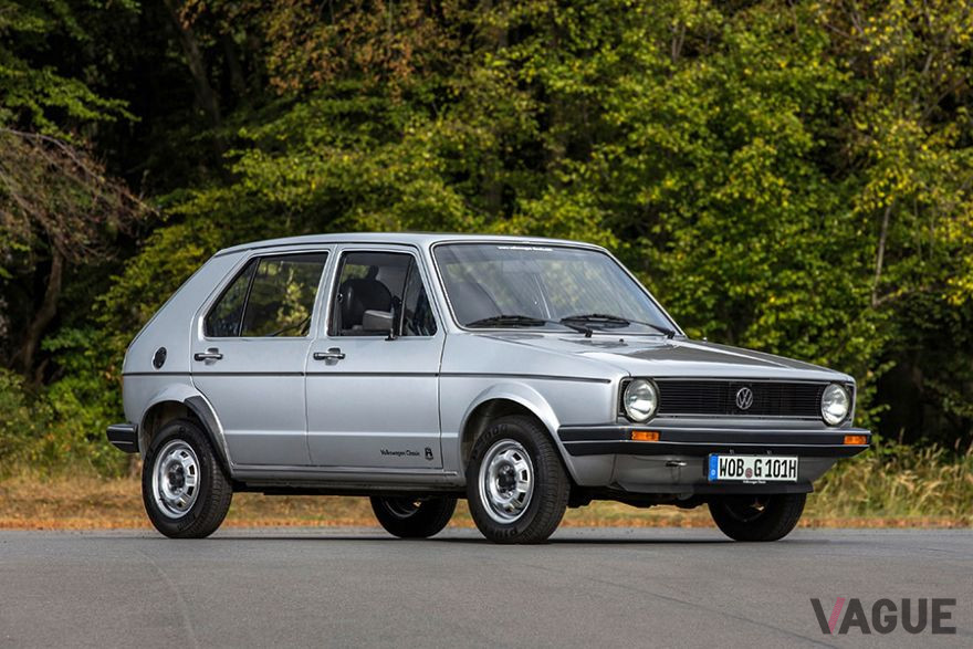 1974年にヨーロッパで発売されたVW初代「ゴルフ」。タイプ1（通称：ビートル）の後継モデルとして開発された