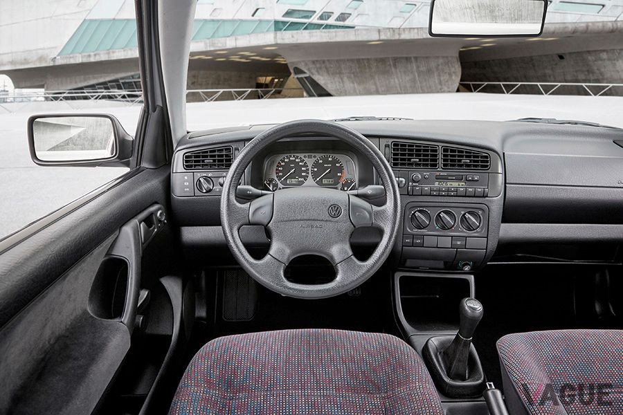 1991年登場の「ゴルフIII」のインパネ
